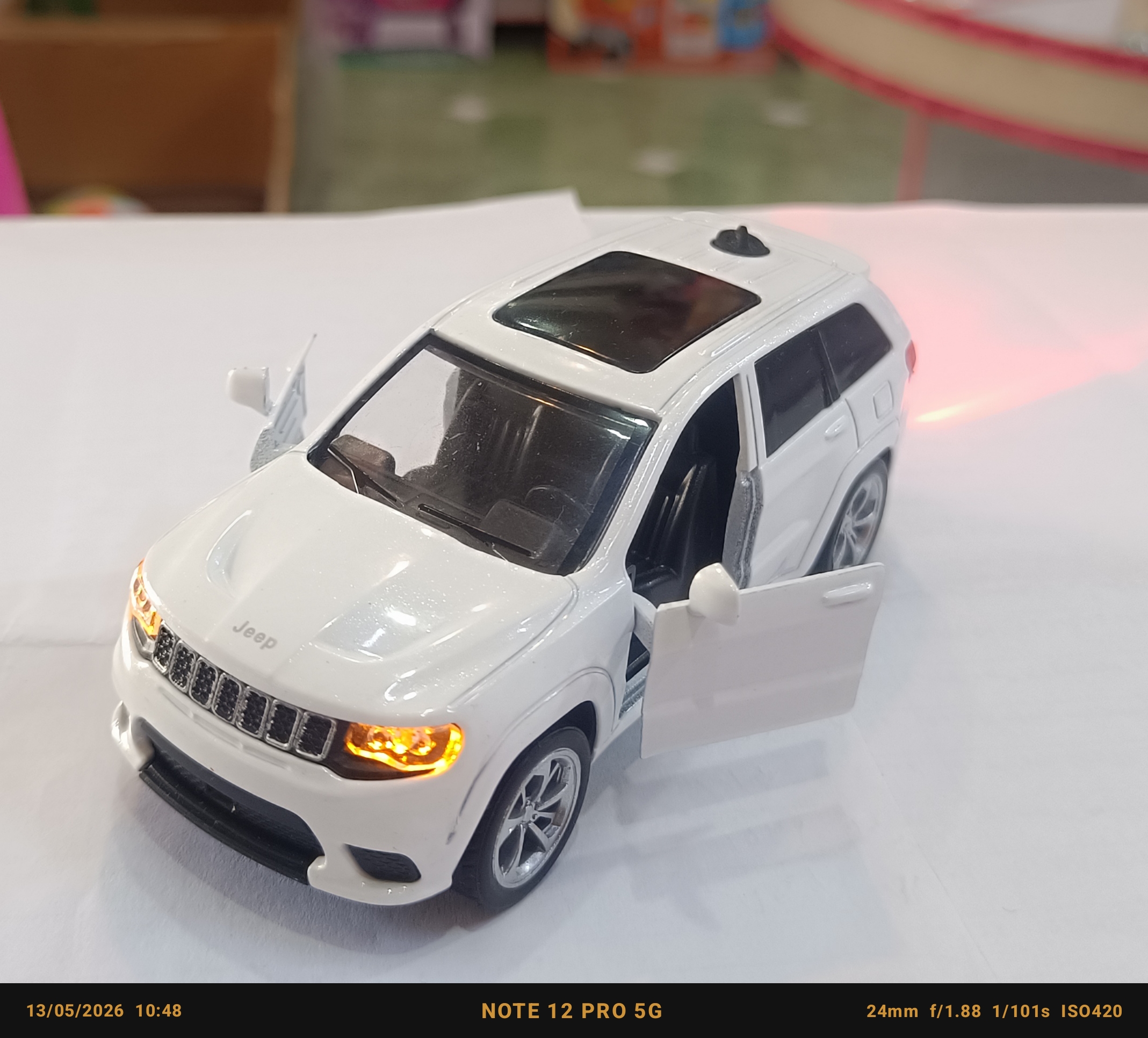 ماشین فلزی جیپ دودزا موزیکال